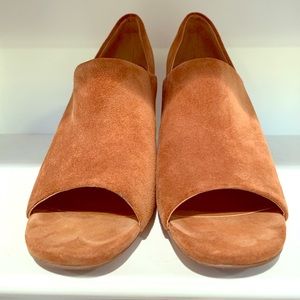 Sarto/Franco Sarto Open Toe Suede w/Natural Heel